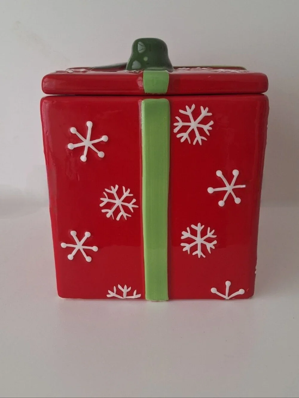 Real Home ceramic Christmas cookie jar.